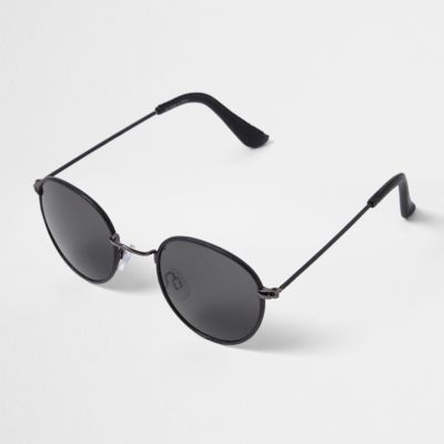 Black small round sunglasses
